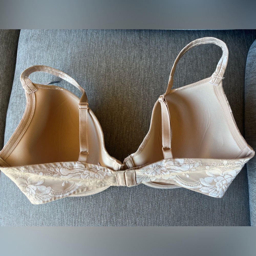 NWT!! Wacoal Bra - Picture 2 of 6